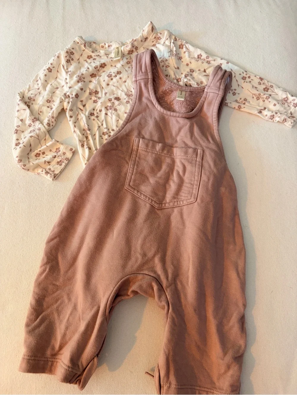 Gunamuna baby girl 0-3m fleece overall and floral bamboo onesie set